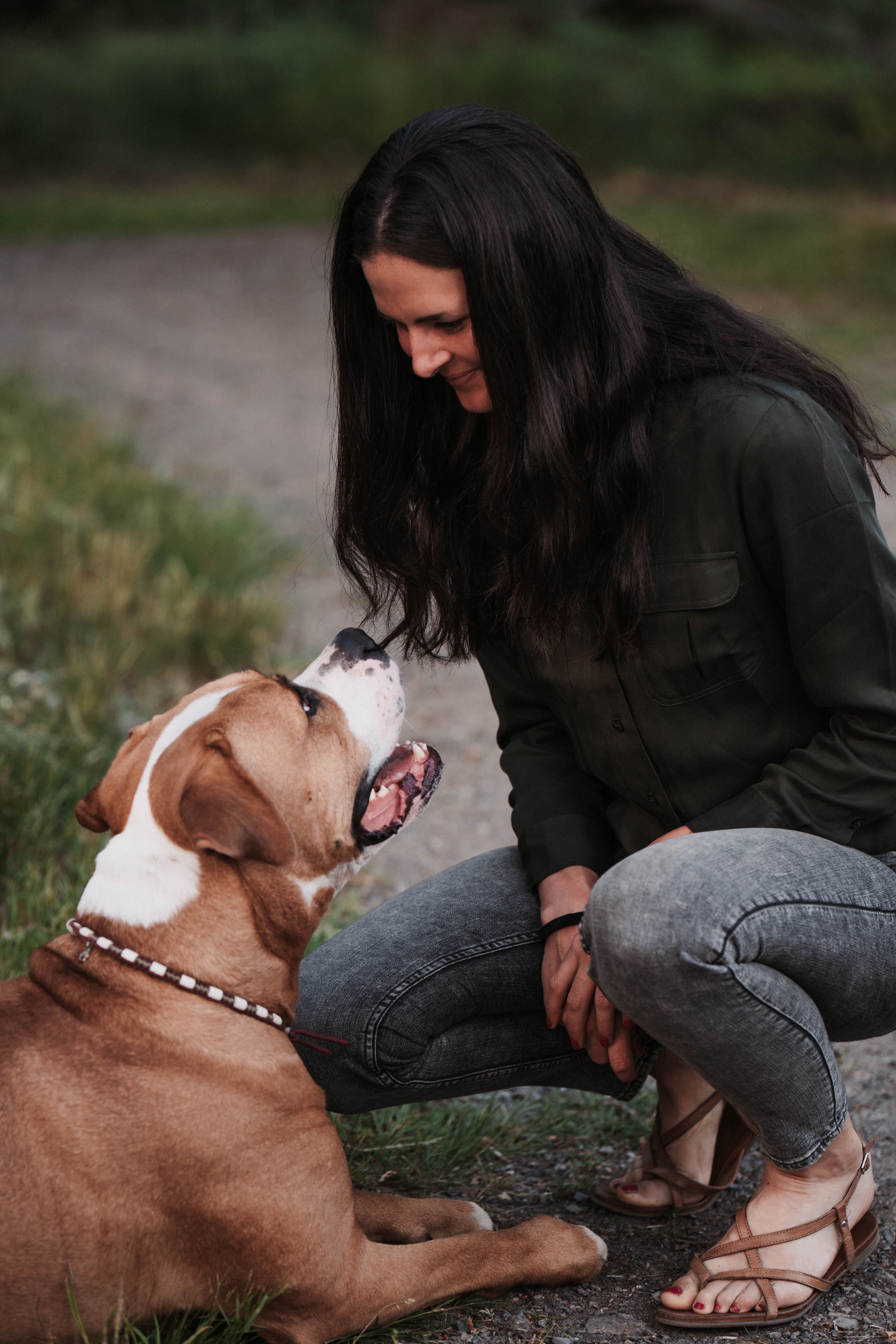 Karolin Bracic mit ihrem Hund Boy ©Nadine Wagner Fotografie